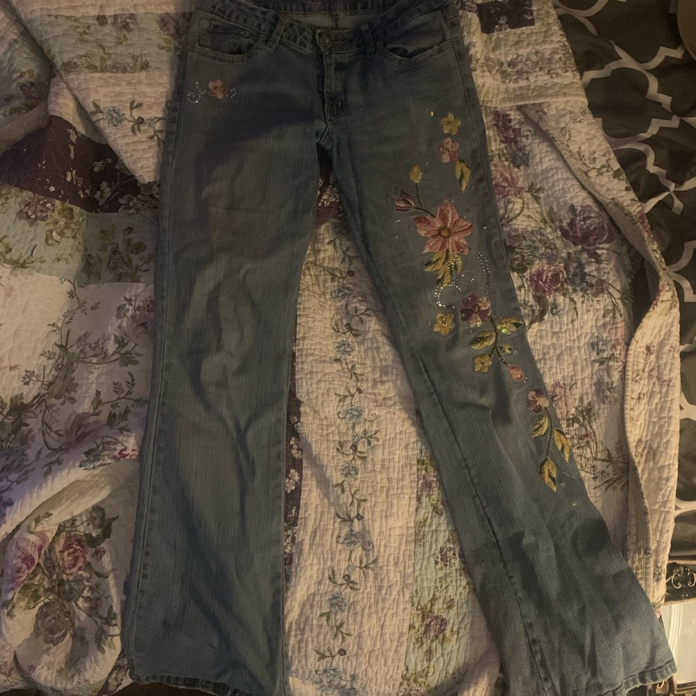 (size 7) low waisted floral jeans